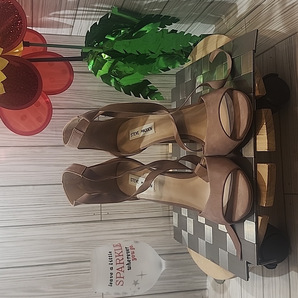 Steve Madden suede heels‎